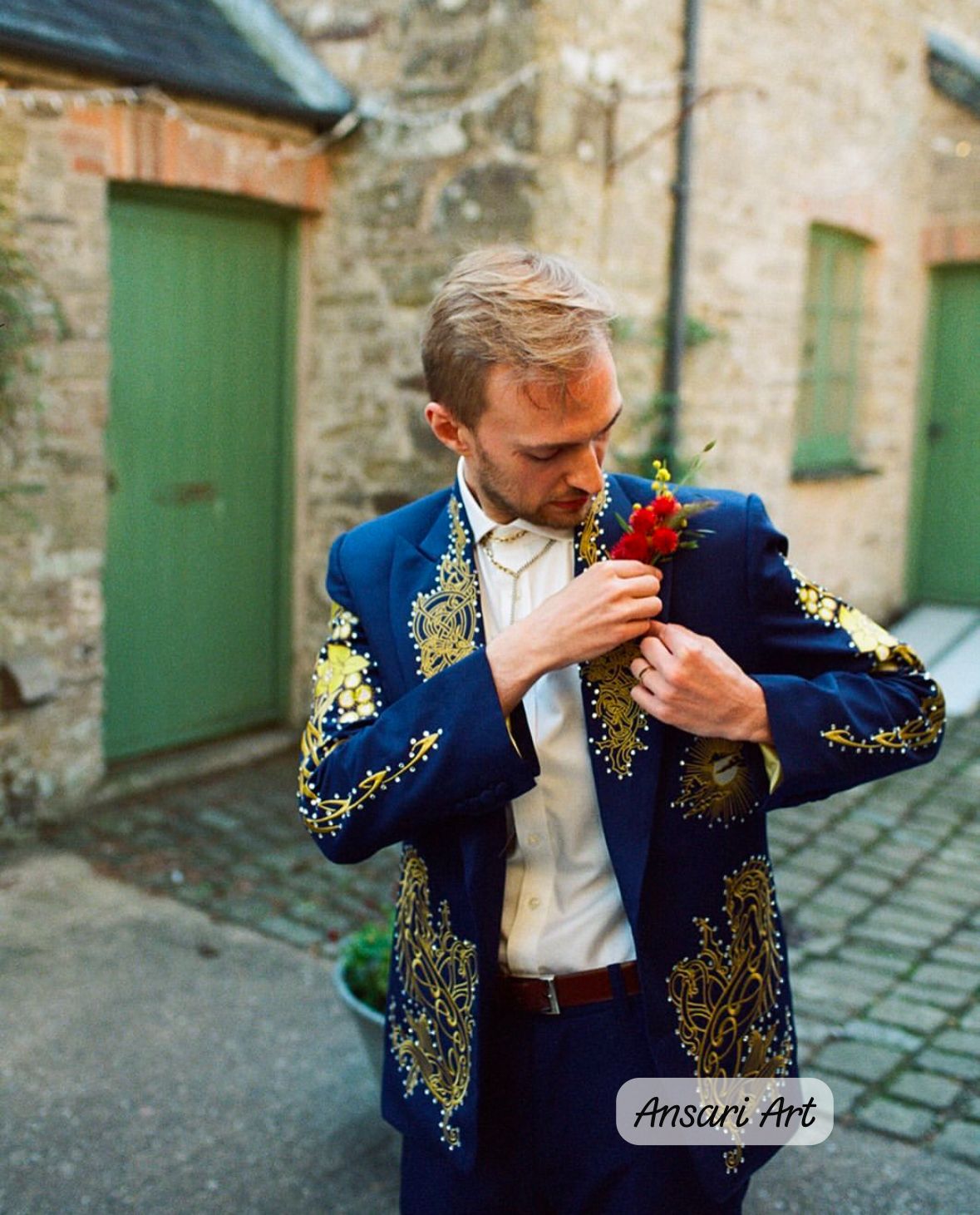 Men’s Royal Blue 2-Piece Western Suit – Golden Floral Dragon Embroidery with Rhinestones Cowboy Cocktail Prom Parties Weddings Pantsuit Set