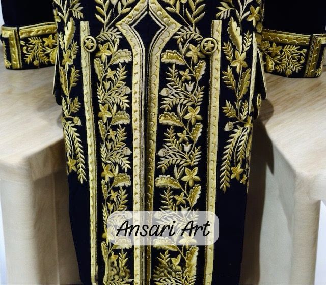 Embroidered Rococo Frock Coat: 18th Century Historical Costume - Image 4