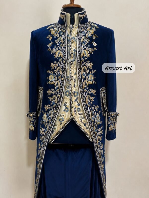 18th Century Rococo Men's 3pc Suit Navy Velvet Hand-Embroidered Justacorps Waistcoat & Breeches - Historical Cosplay  Georgian Royal Costume